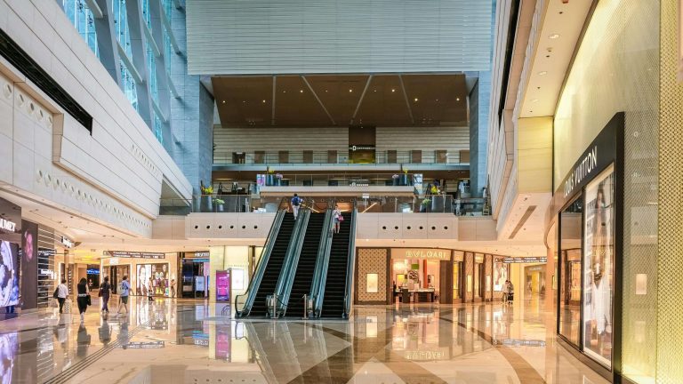 Best malls in Rome: Featured image