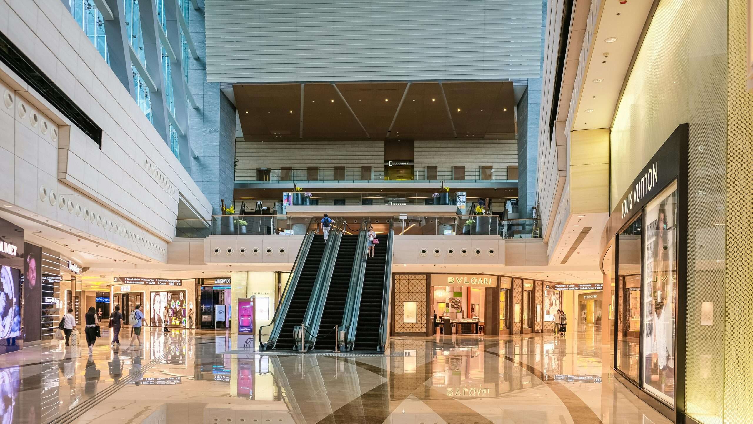 Best malls in Rome: Featured image
