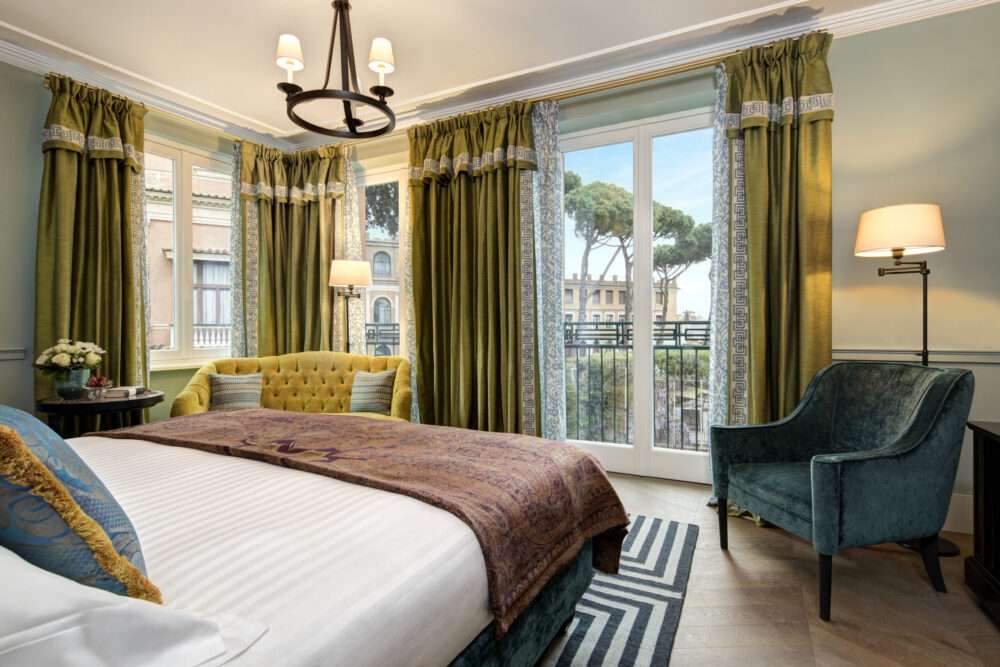 Explore the best hotels in Rome: Hotel de la Ville
