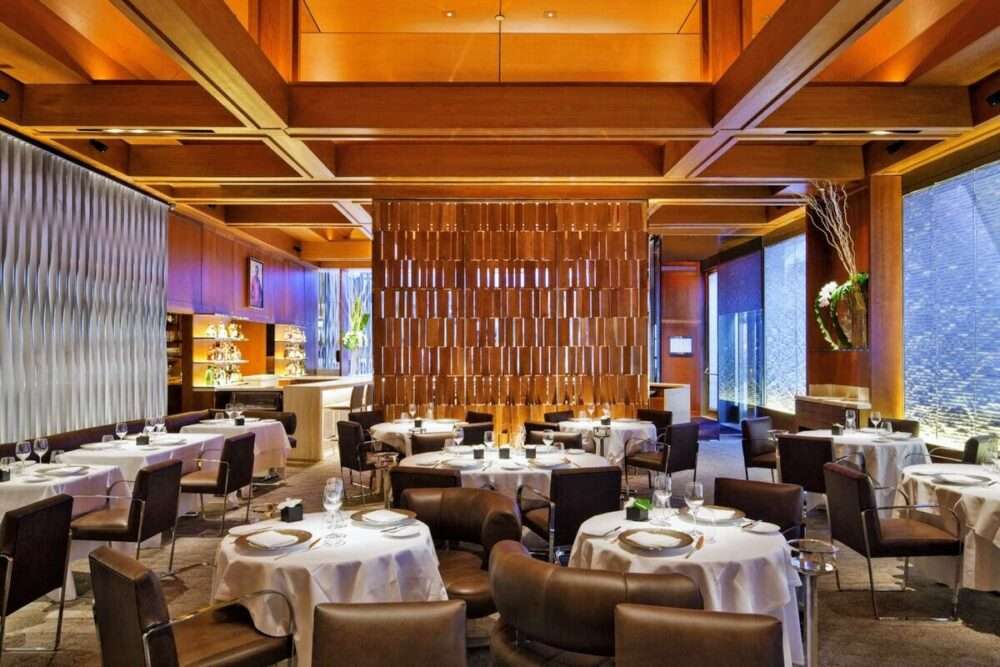 Explore the best restaurants in New York: Le Bernardin