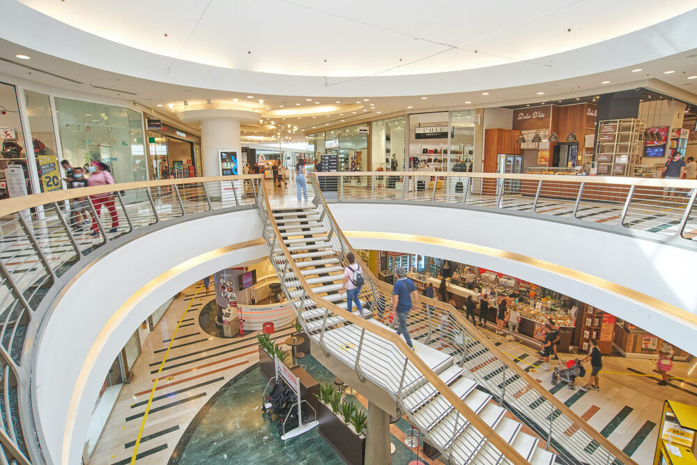Explore the best malls in Rome: ROMAEST