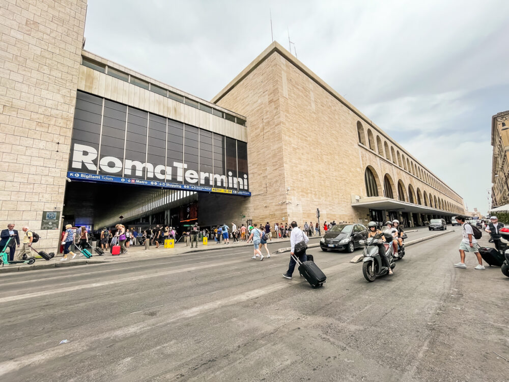 Explore the best malls in Rome: Stazione Termini Roma