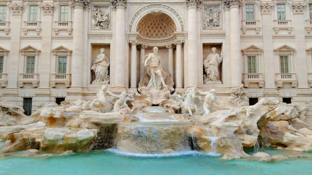 Explore the best things to do in Rome: Trevi Fountain
