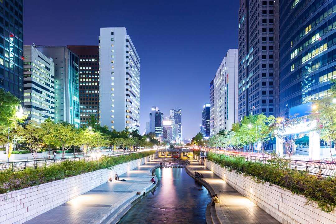 Explore the best things to do in Seoul: Cheong-gye-cheon Stream