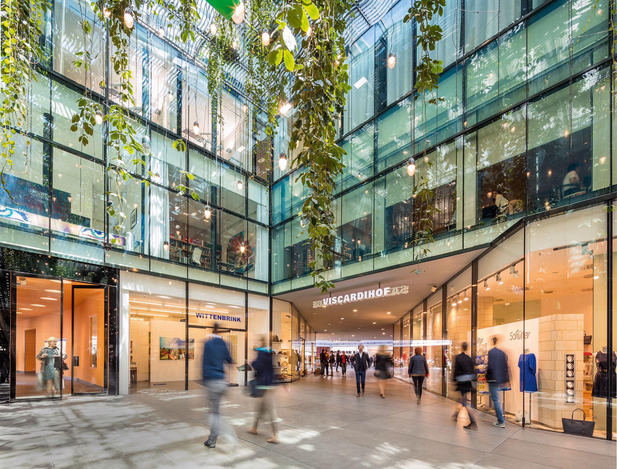 Explore the best malls in Munich: CityQuartier Fünf Höfe