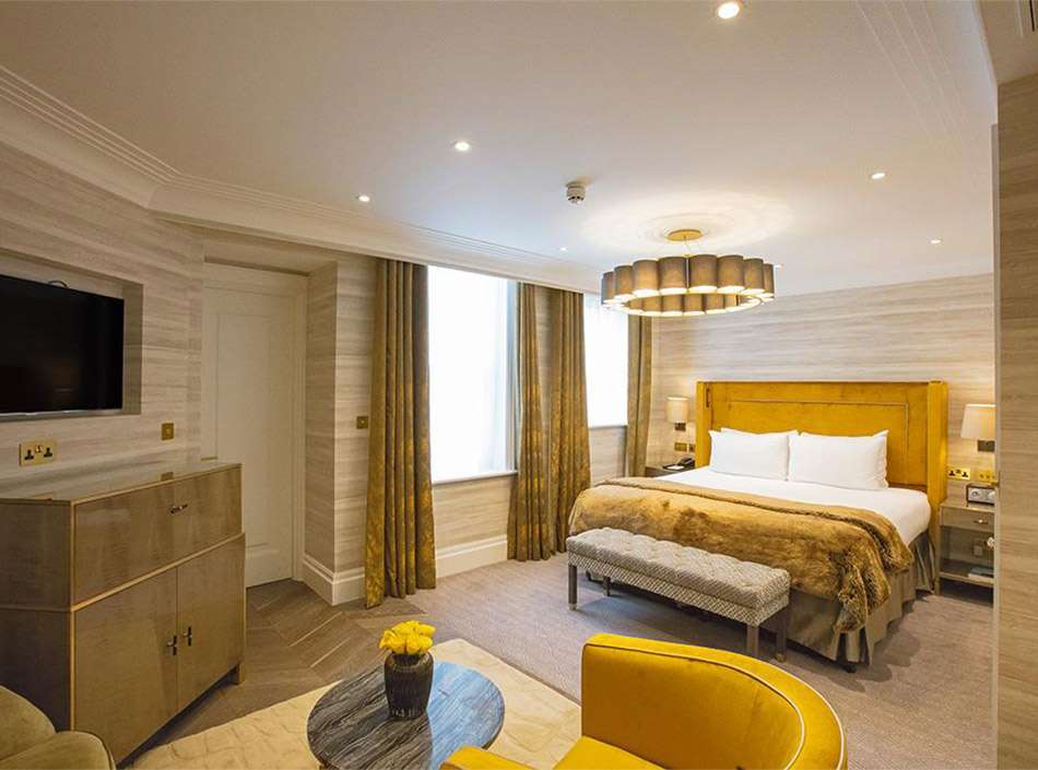 Explore the best hotels in London: Flemings Mayfair