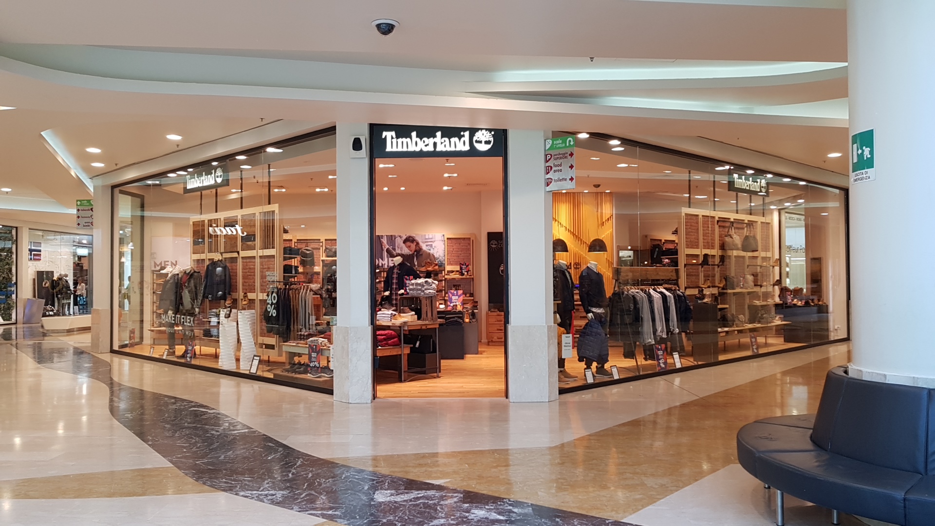 Explore the best malls in Milan: Galleria Borromea