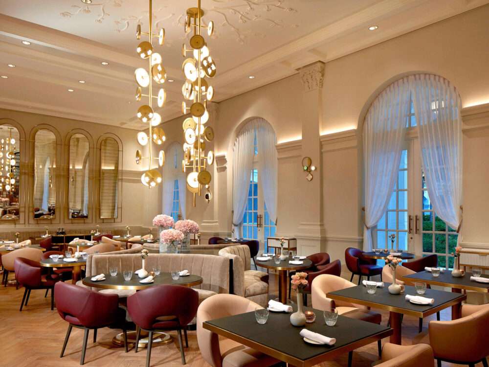 Explore the best restaurants in Singapore: La Dame de Pic