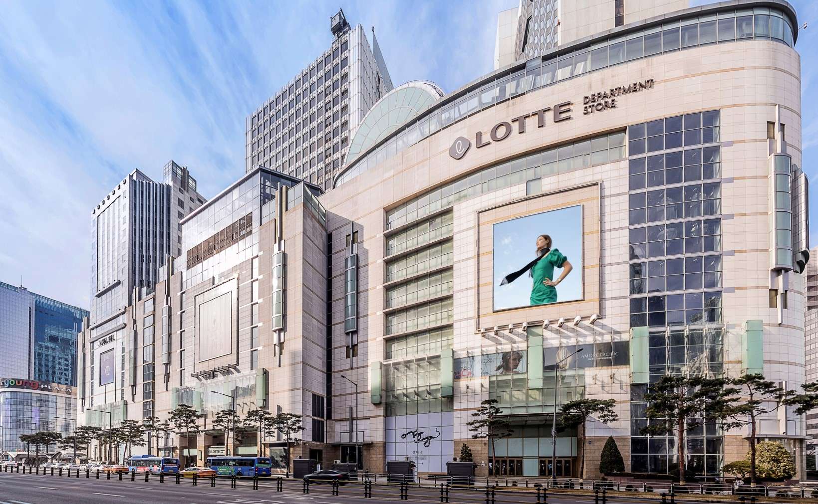 Explore the best malls in Seoul: Lotte Department Store