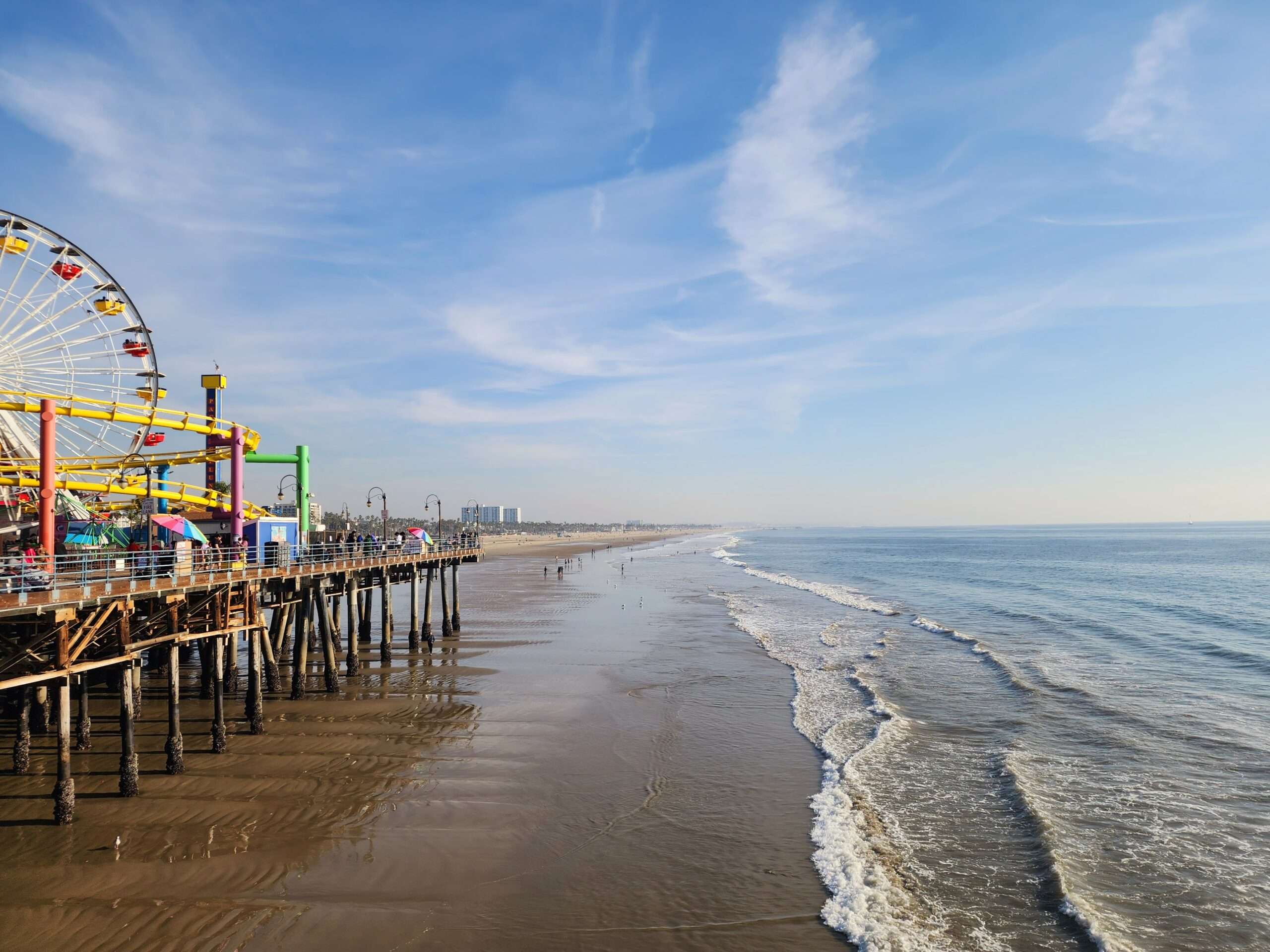 Explore the best beaches in Los Angeles: Santa Monica Beach