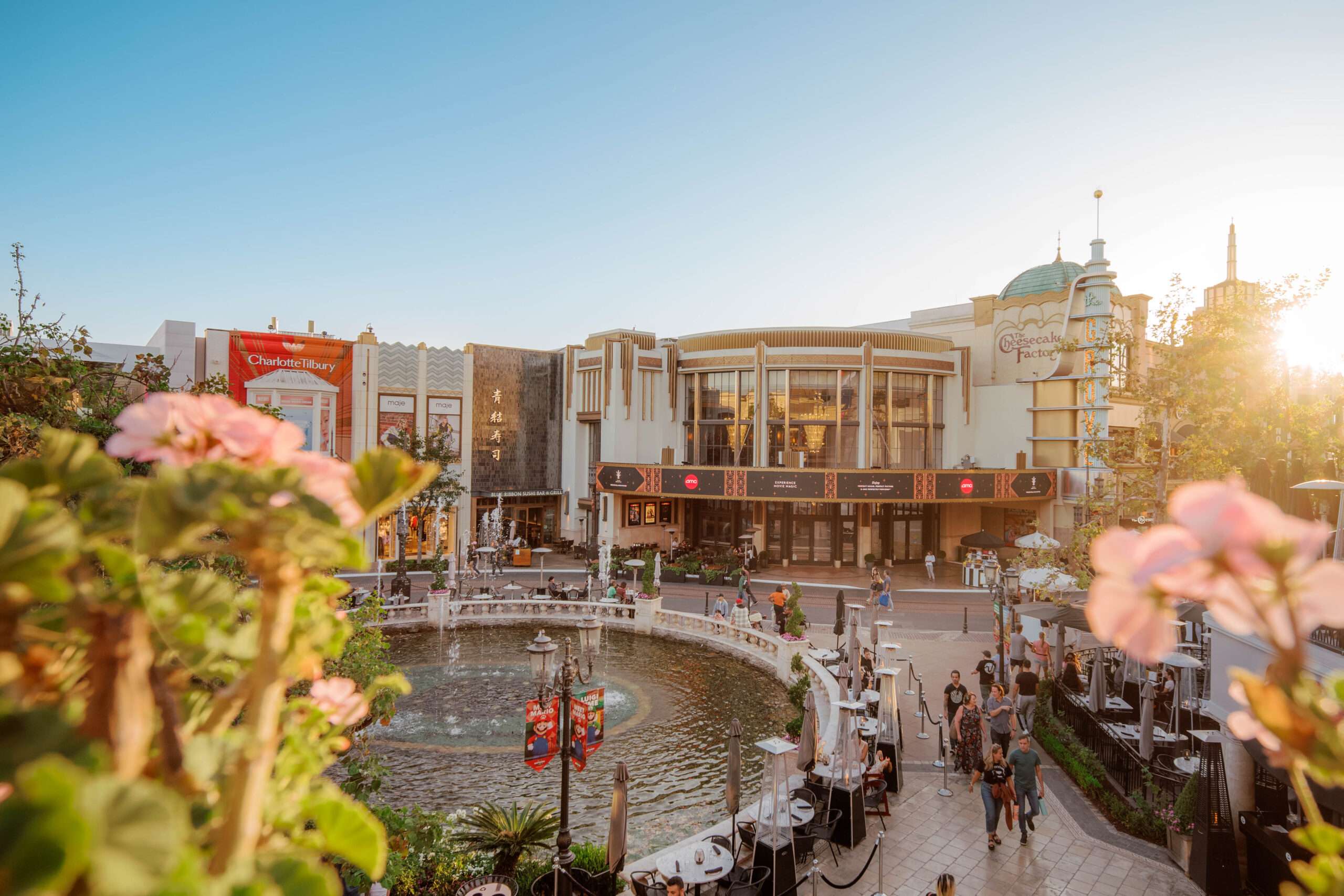 Explore the best malls in Los Angeles: The Grove