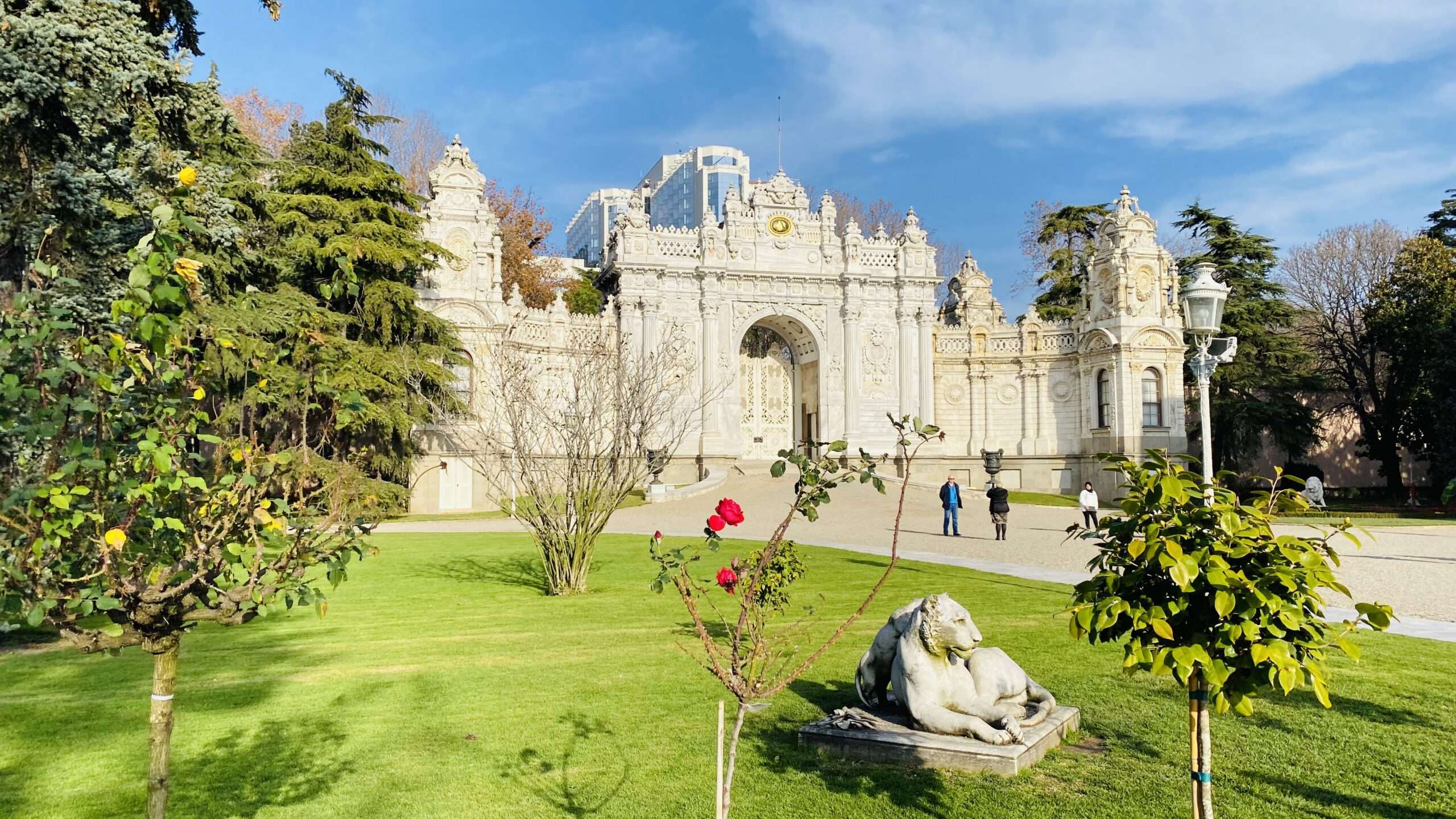 Explore the best museums in Istanbul: Dolmabahce Palace