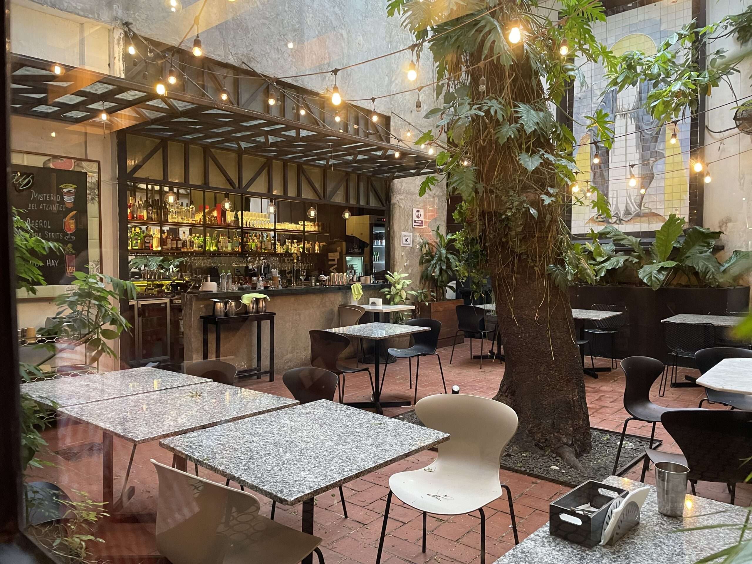 Explore the best restaurants in Panama: FONDA LO QUE HAY