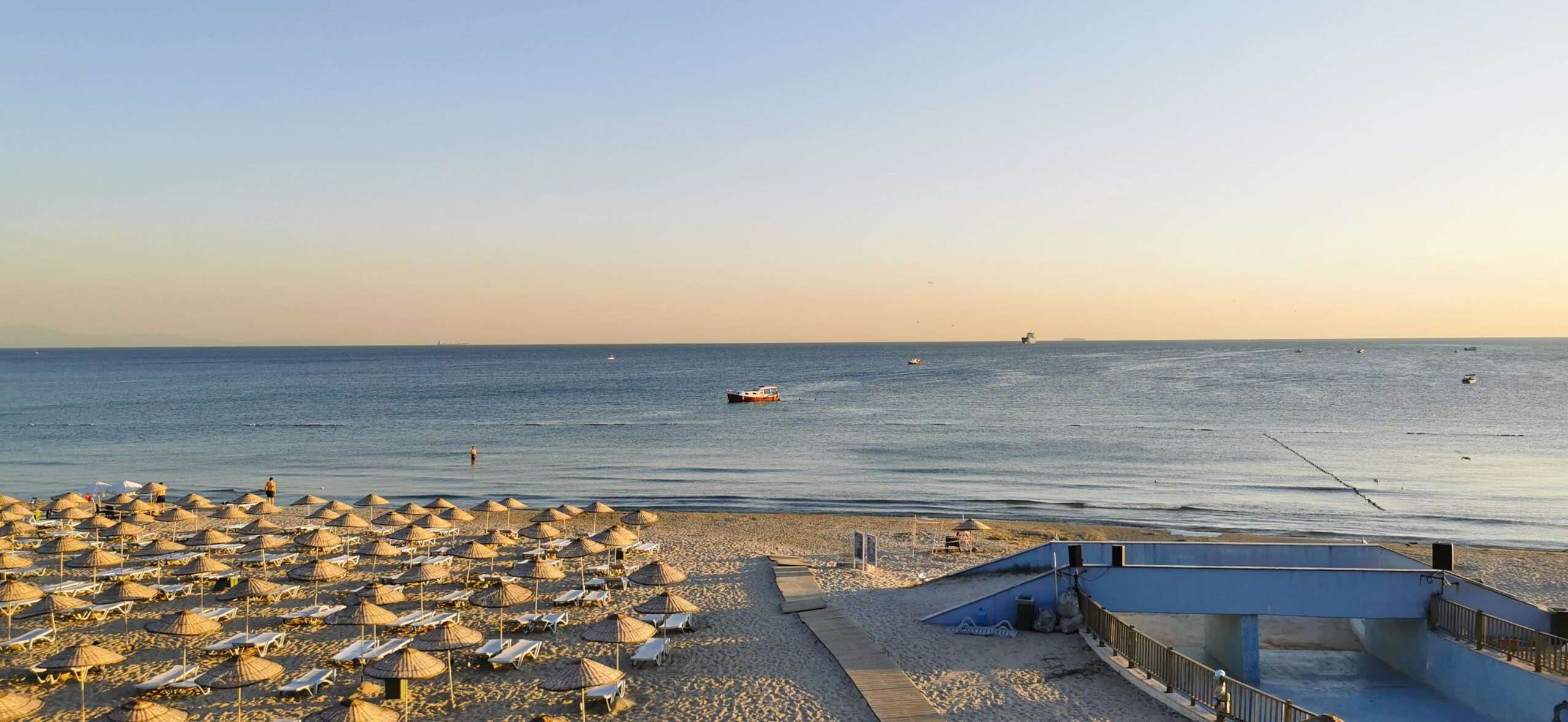 Explore the best beaches in Istanbul: Florya Güneş Plajı Beaches