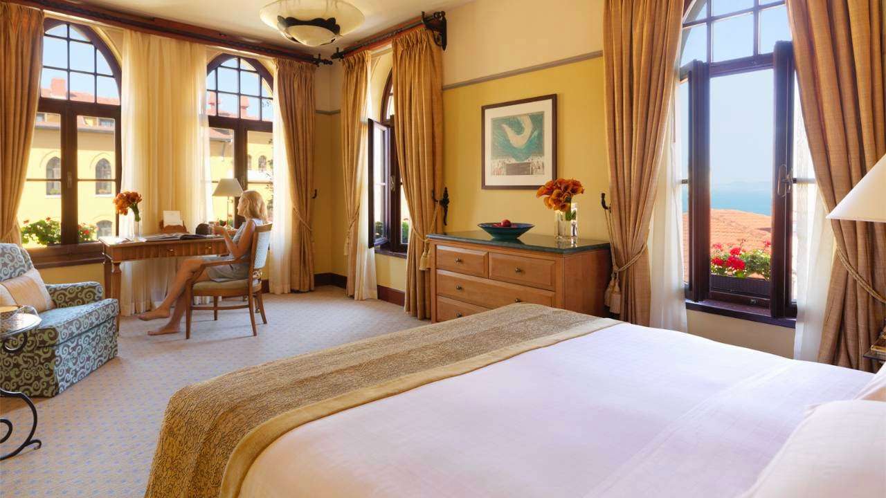 Explore the best hotels in Istanbul: Four Seasons Hotel Istanbul at Sultanahmet