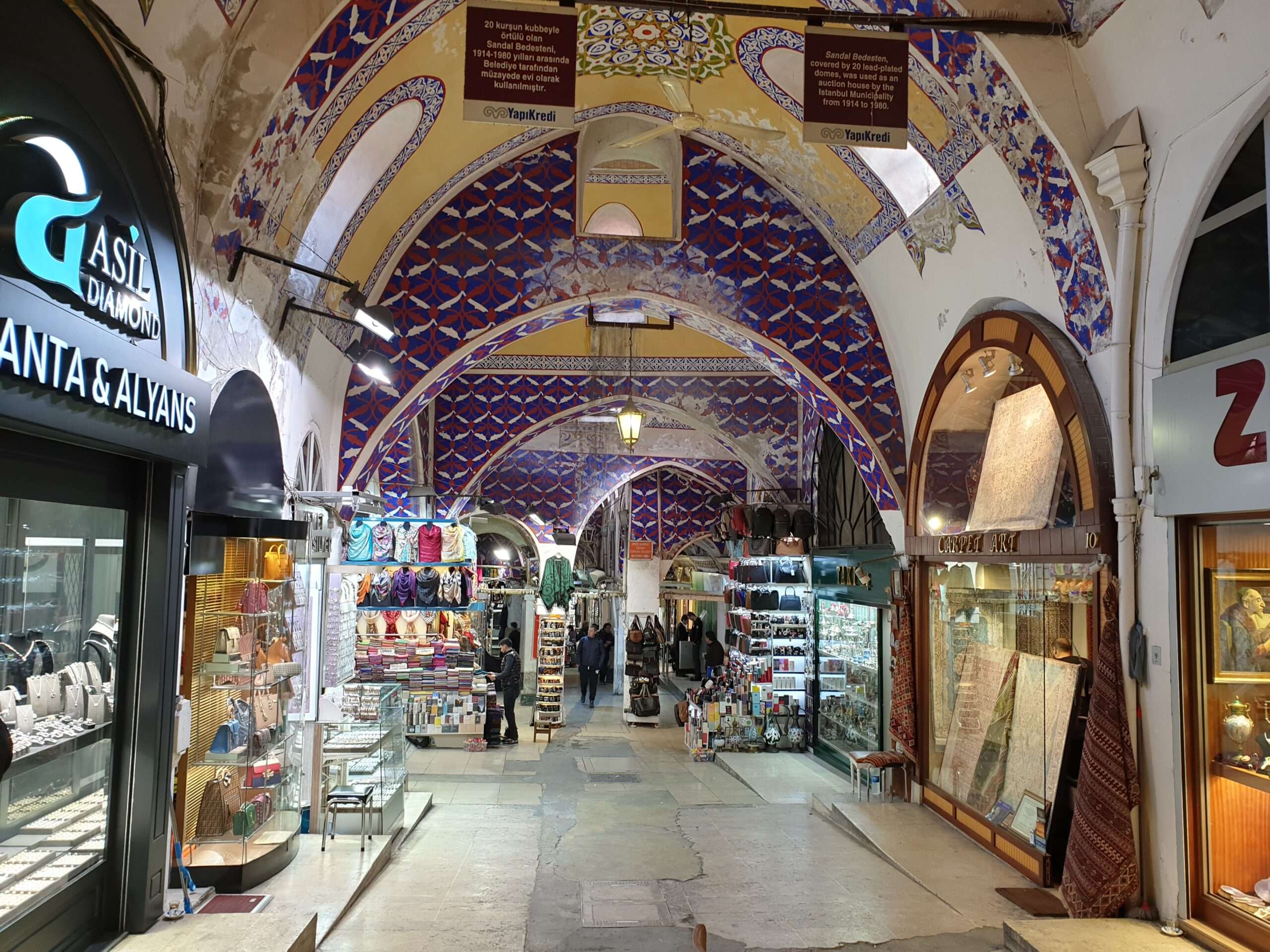 Explore the best things to do in Istanbul: Istanbul's Bazaar