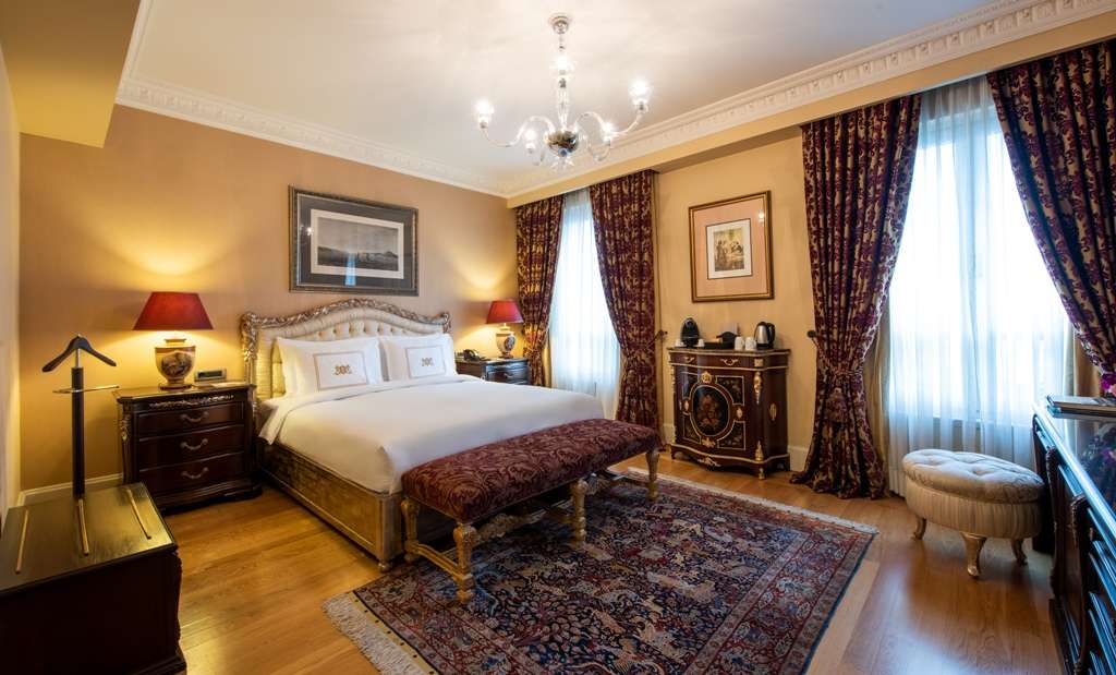 Explore the best hotels in Istanbul: Pera Palace Hotel