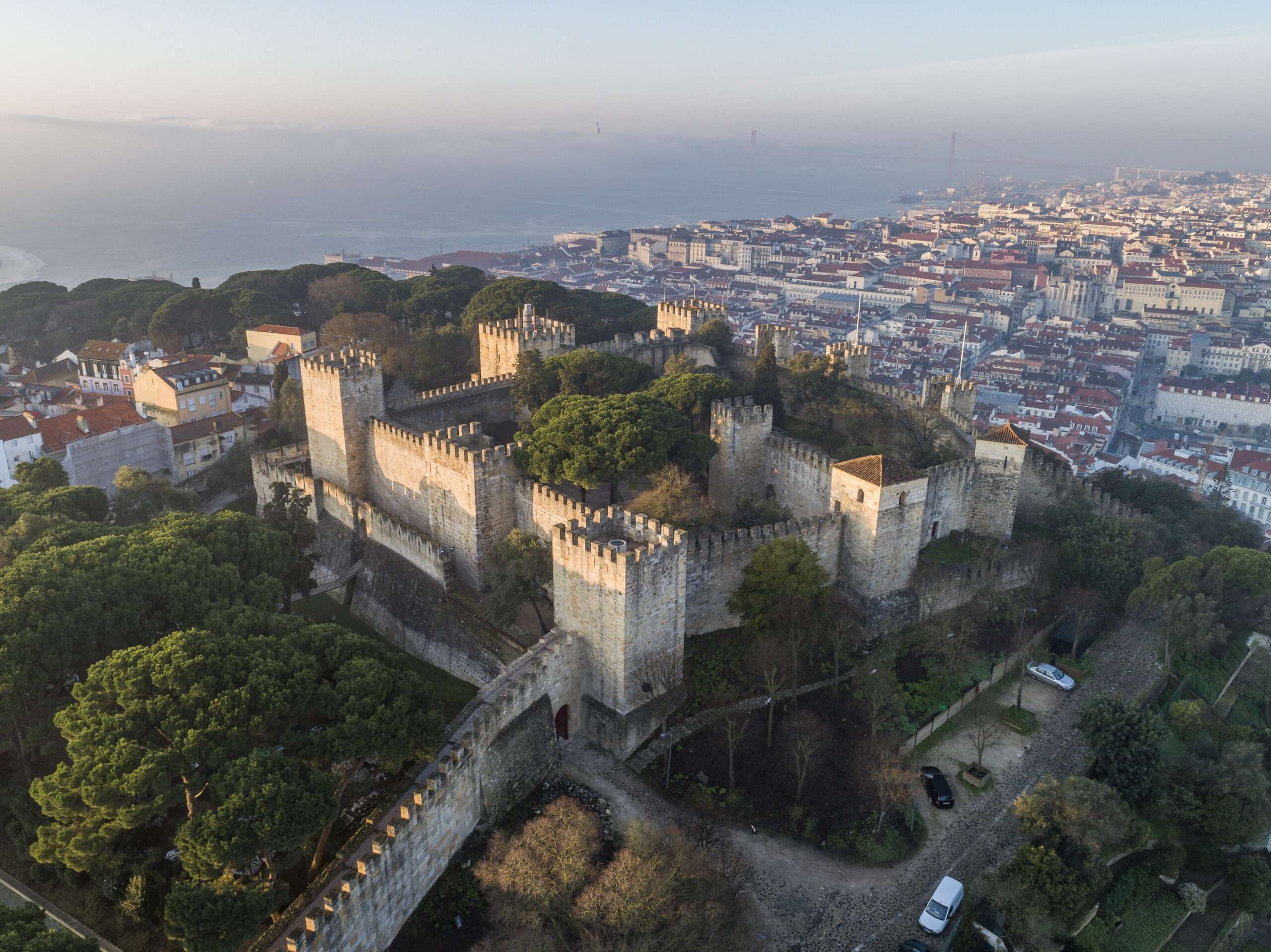 Explore the best things to do in Lisbon: Castelo de São Jorge