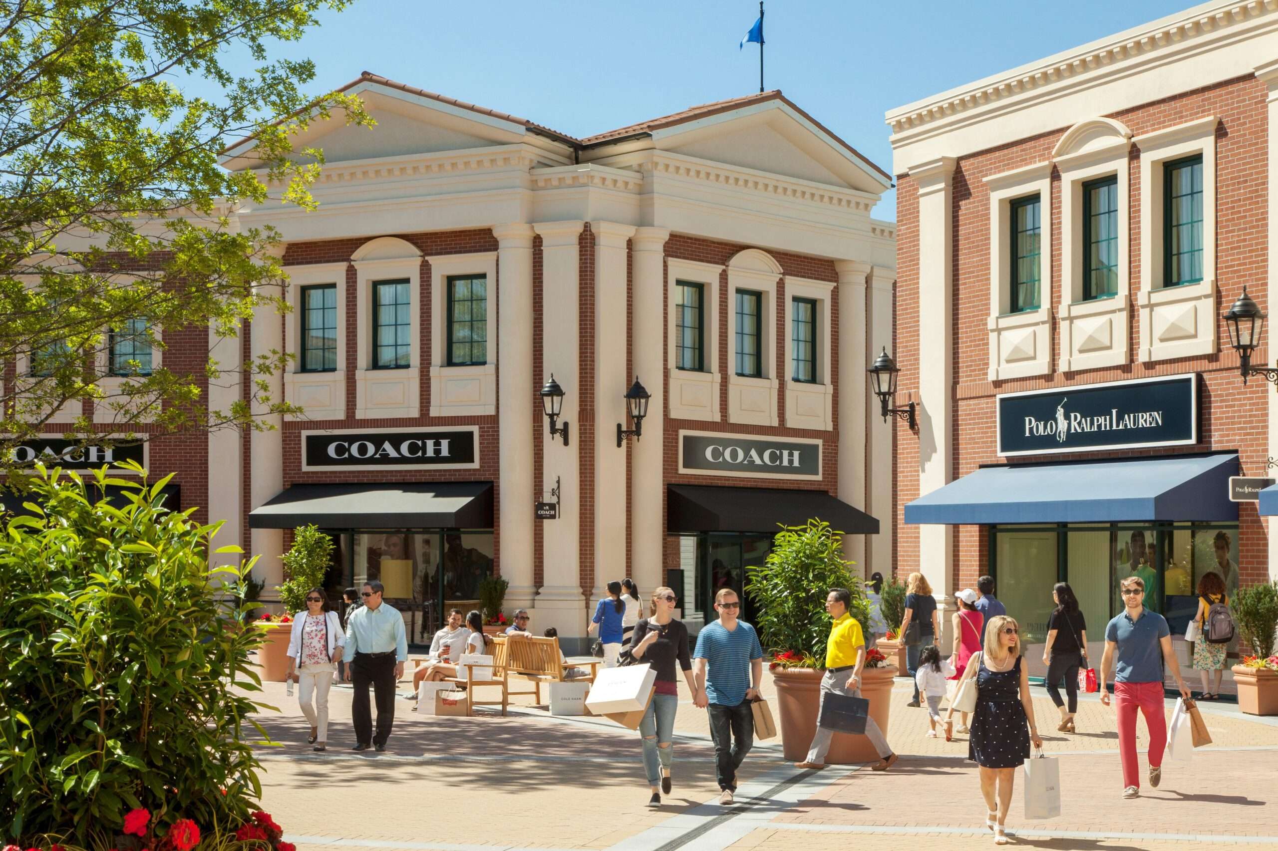 Explore the best museums in Vancouver: McArthurGlen Designer Outlet Vancouver Airport