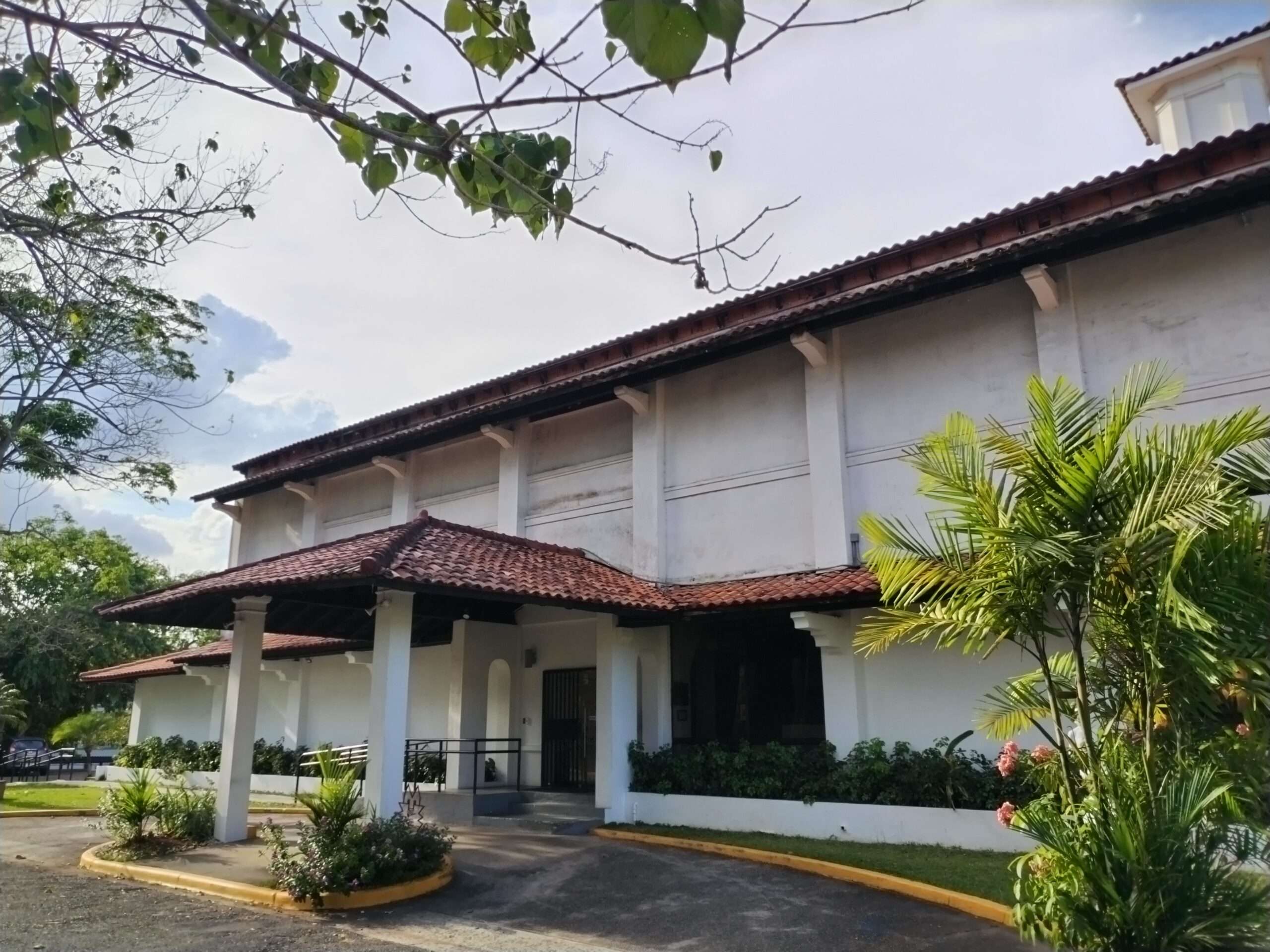 Explore the best museums in Panama: Museo de Arte Contemporáneo (MAC)