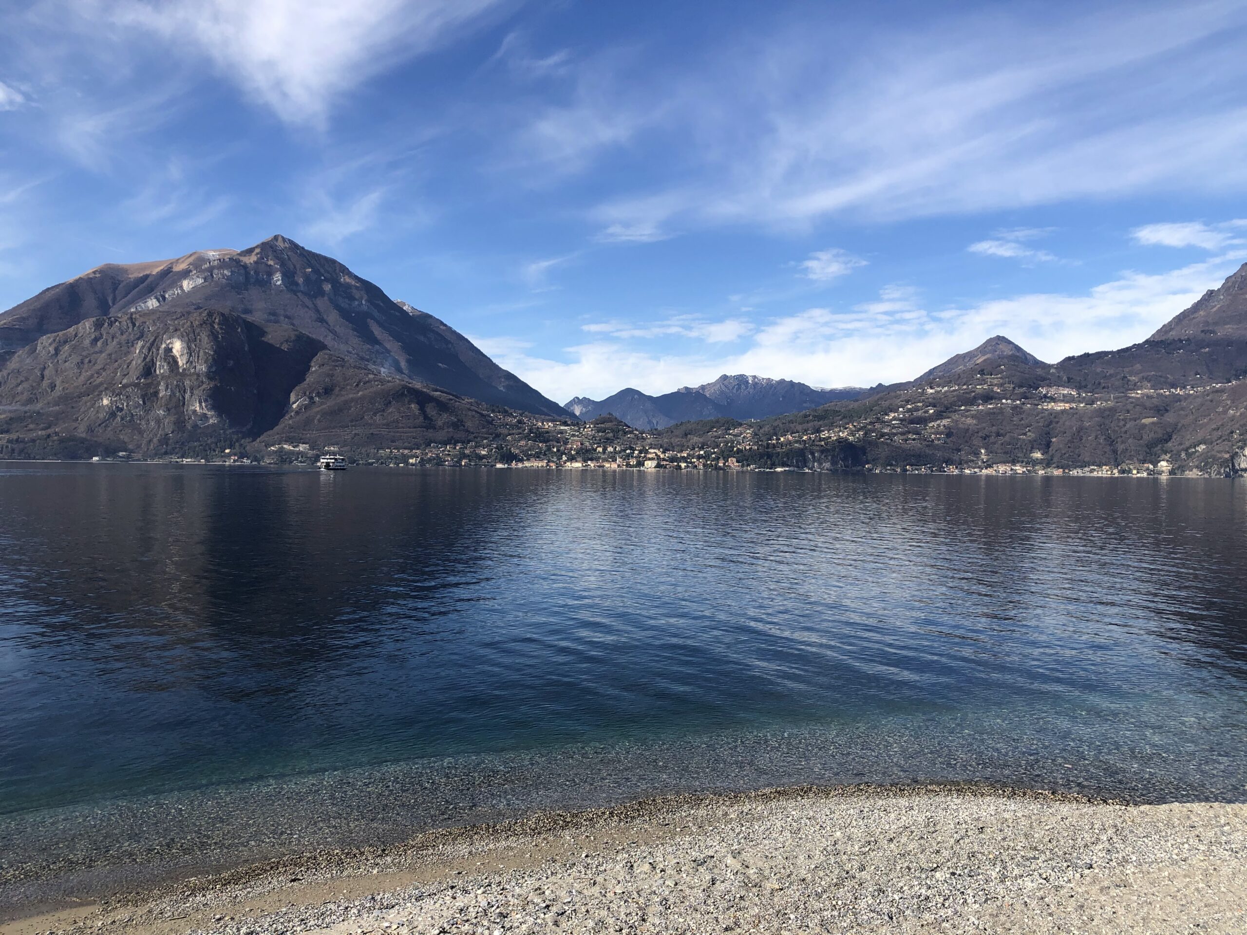Explore the best beaches near Milan: Lido in Varenna