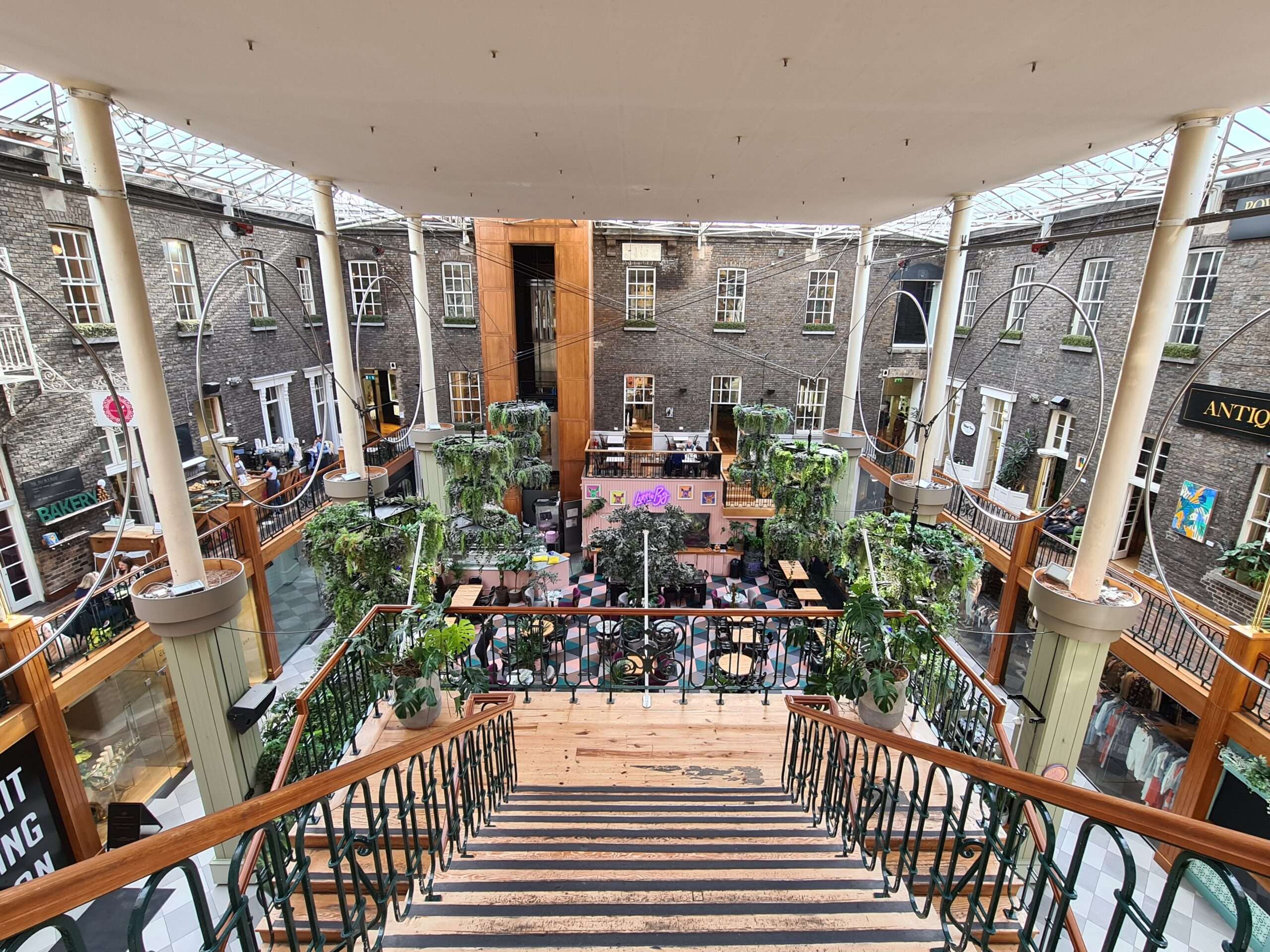 Explore the best malls in Dublin: Powerscourt Townhouse Centre