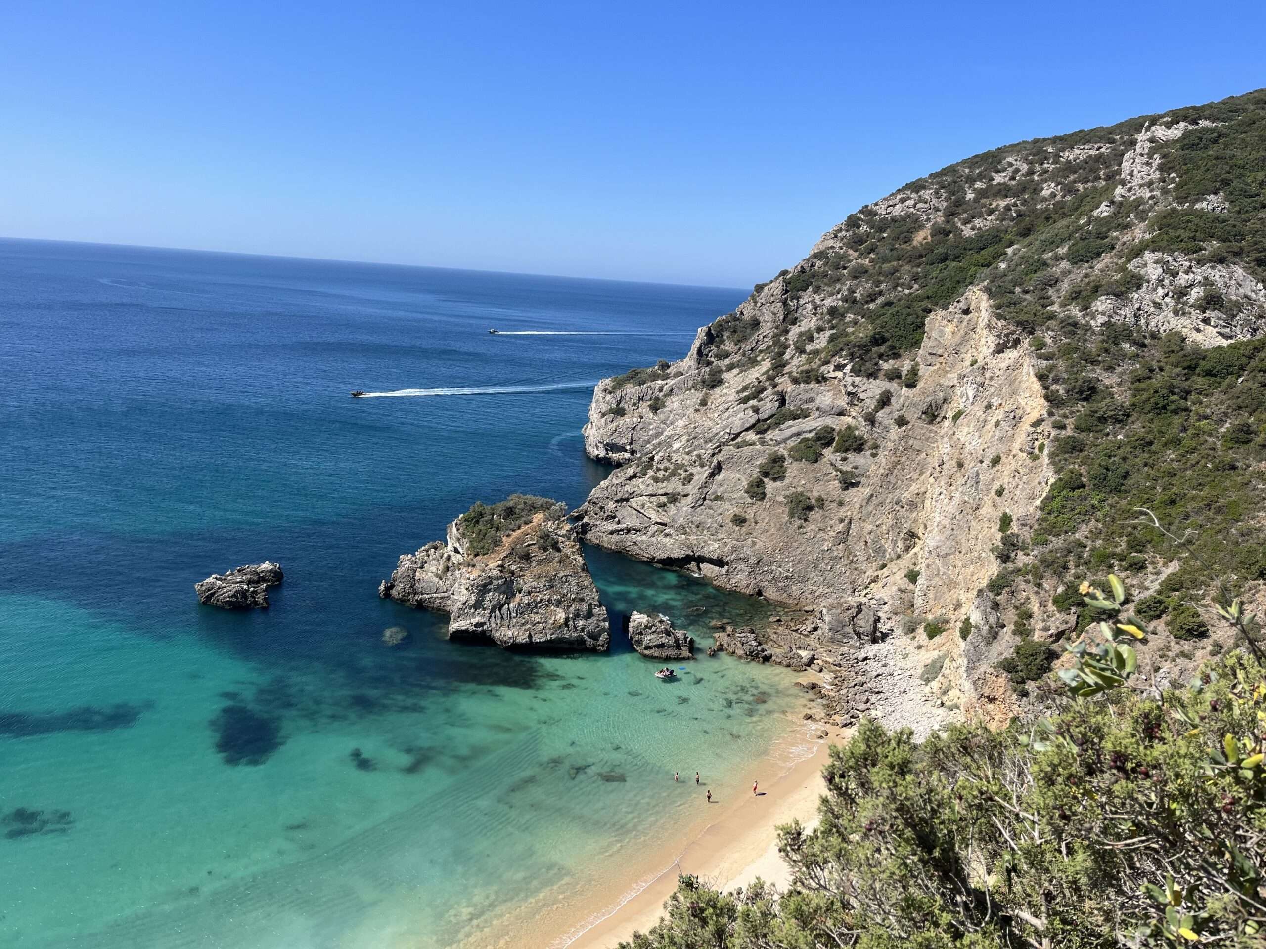 Explore the best beaches near Lisbon: Praia do Ribeiro do Cavalo