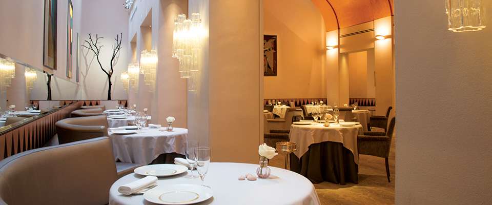 Explore the best restaurants in Dublin: Restaurant Patrick Guilbaud 