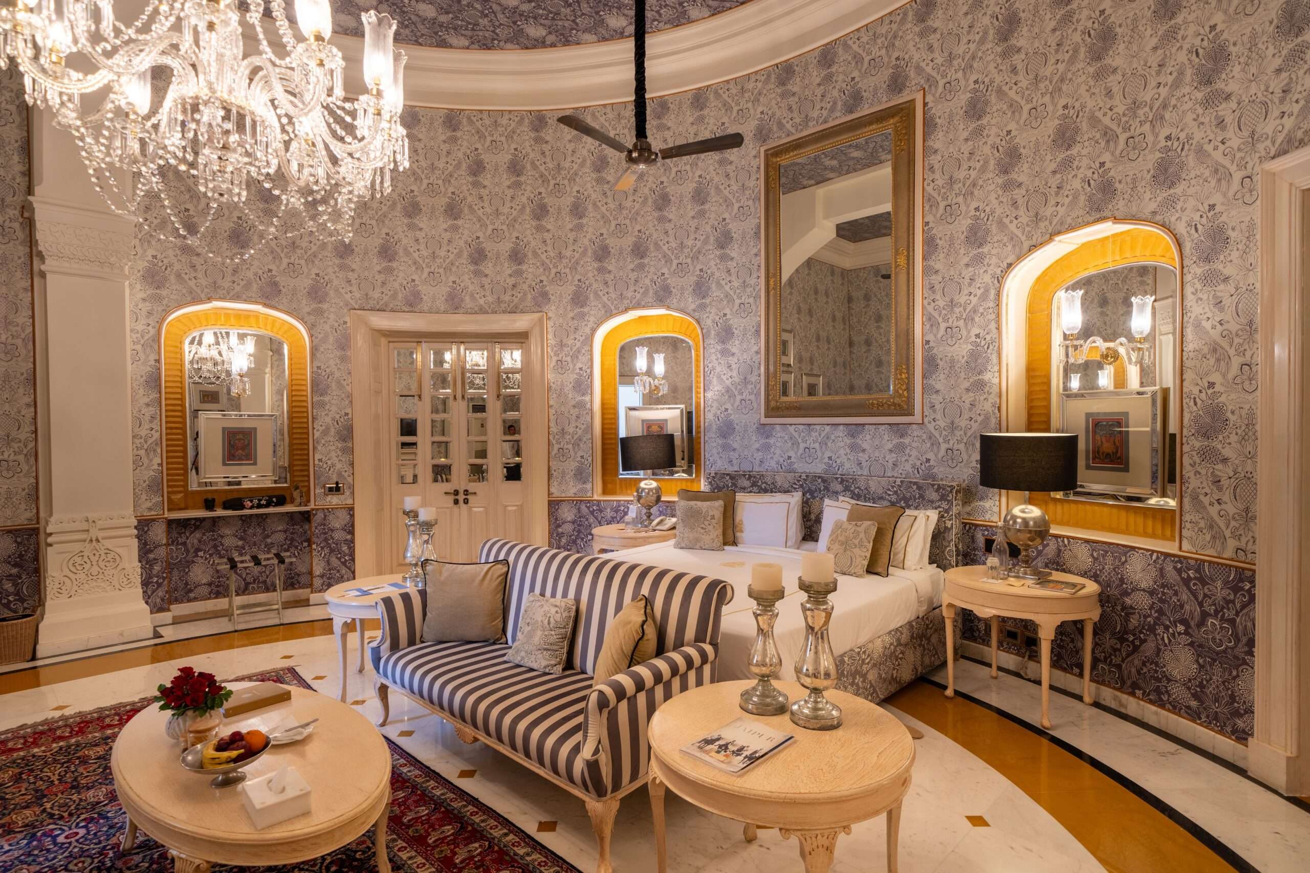 Explore the best hotels in Jaipur: SUJÁN Rajmahal Palace