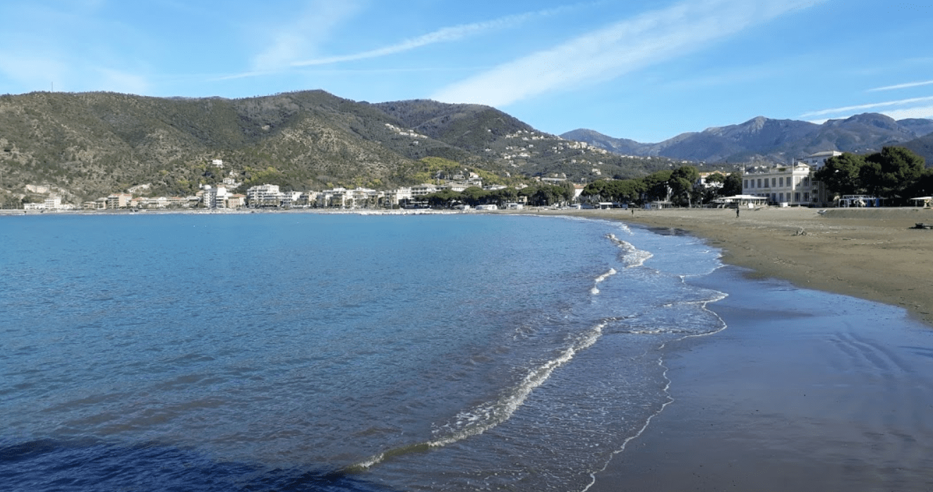 Explore the best beaches near Milan: Sestri Levante