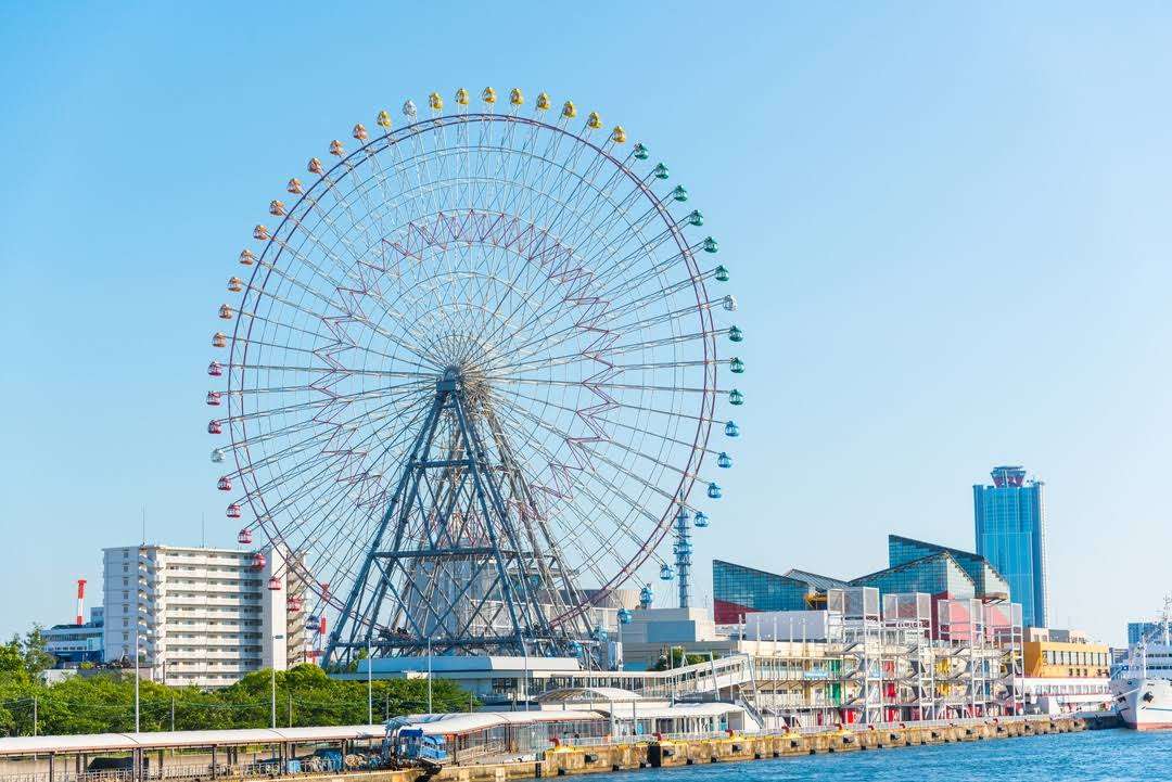 Explore the best things to do in Osaka: Tempozan Ferris Wheel