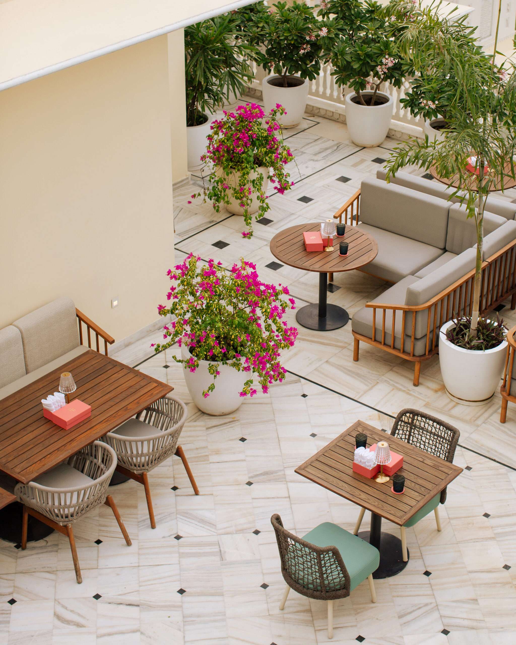 Explore the best restaurants in Jaipur: The Pink Bar