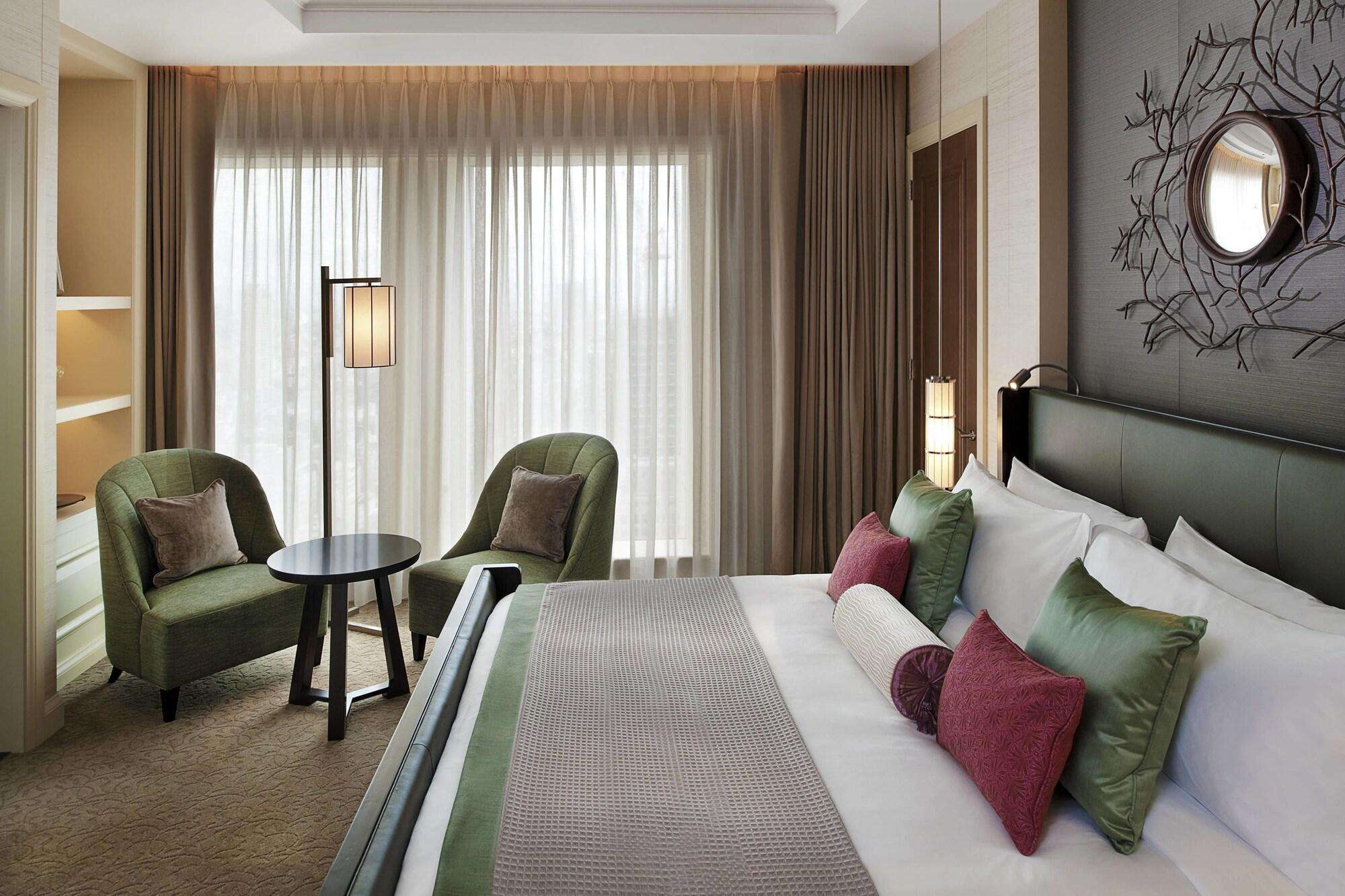 Explore the best hotels in Dublin: The St. Regis Osaka