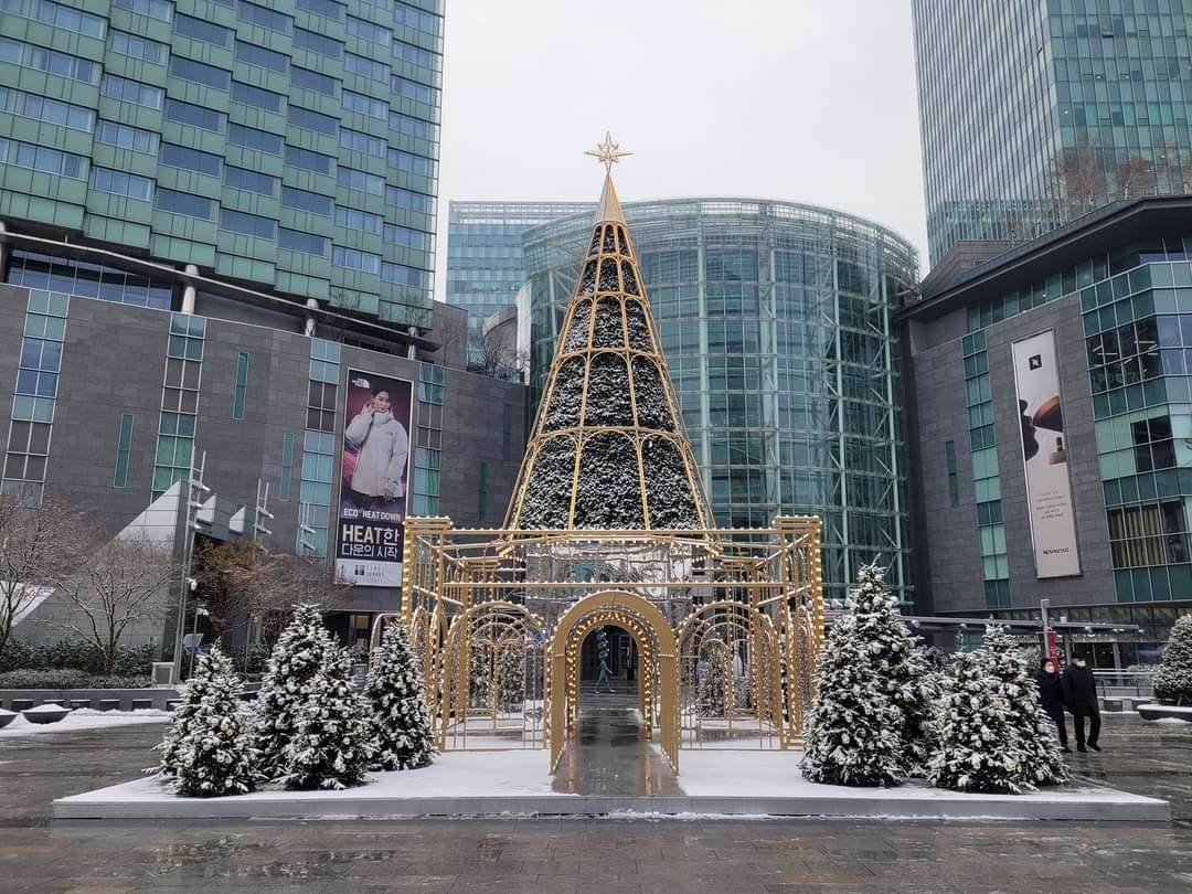 Explore the best malls in Seoul: Times Square Mall